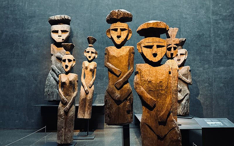Chemamulles wooden funerary status